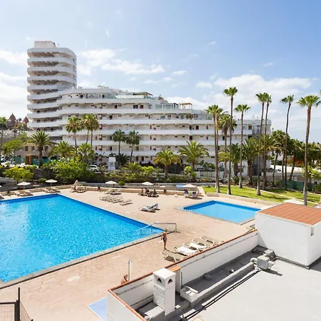 Cosy Near The Sea In Americas By Olax *